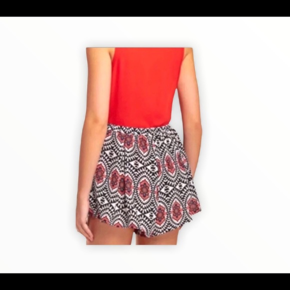 Romeo & Juliet Couture Shorts Sz M - Picture 3 of 8